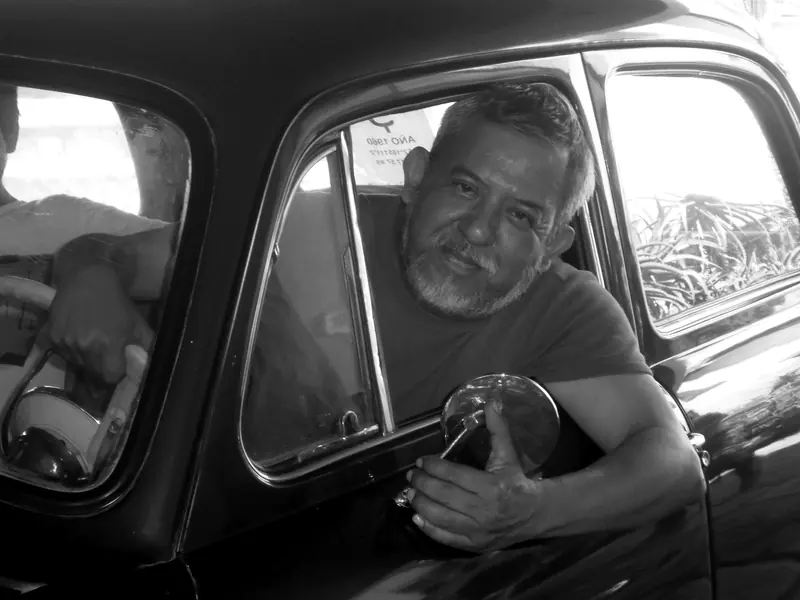 Antonio Ehrenzweig sonriendo